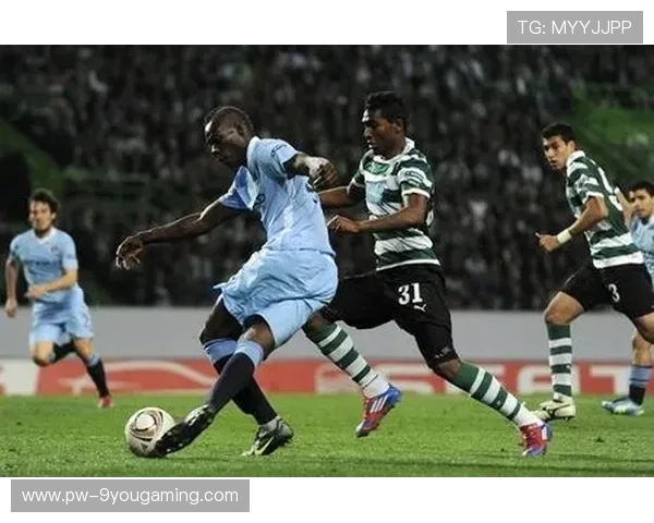 曼城通过短传配合不断撕开防线：解码现代足球的控场艺术