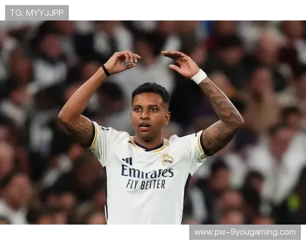 皇马连续冲击，卡瓦哈尔横传被维尼修斯推射入网